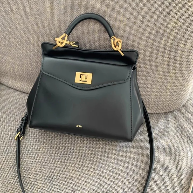 2026 JW PEI Pillow Bag, Lock B - Luxury Bags That Are Affordable 评论和价格