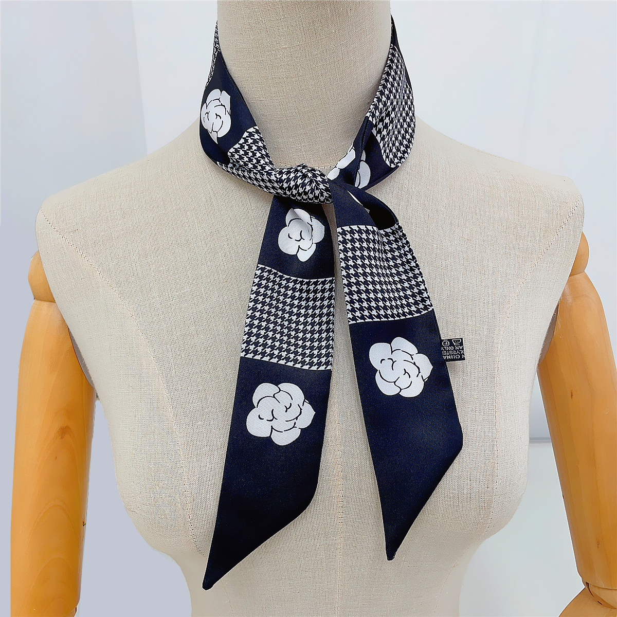 2023 Design Camellia Flower Br - Luxury Bags Design 评论和价格